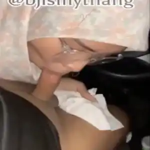 Video Bokep Arab Hijab Sepong Kontol Peju Lumer 3