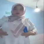 Video Bu Guru Salsa Pakai Seragam