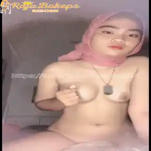 Bokep Mahasiswi Hijab Pink Asik Pamer Onderdil