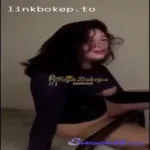Video Bokep Tante Binal Ngentot Om