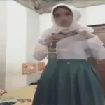 Video Cewek SMA Striptease Pake Seragam di Kamar
